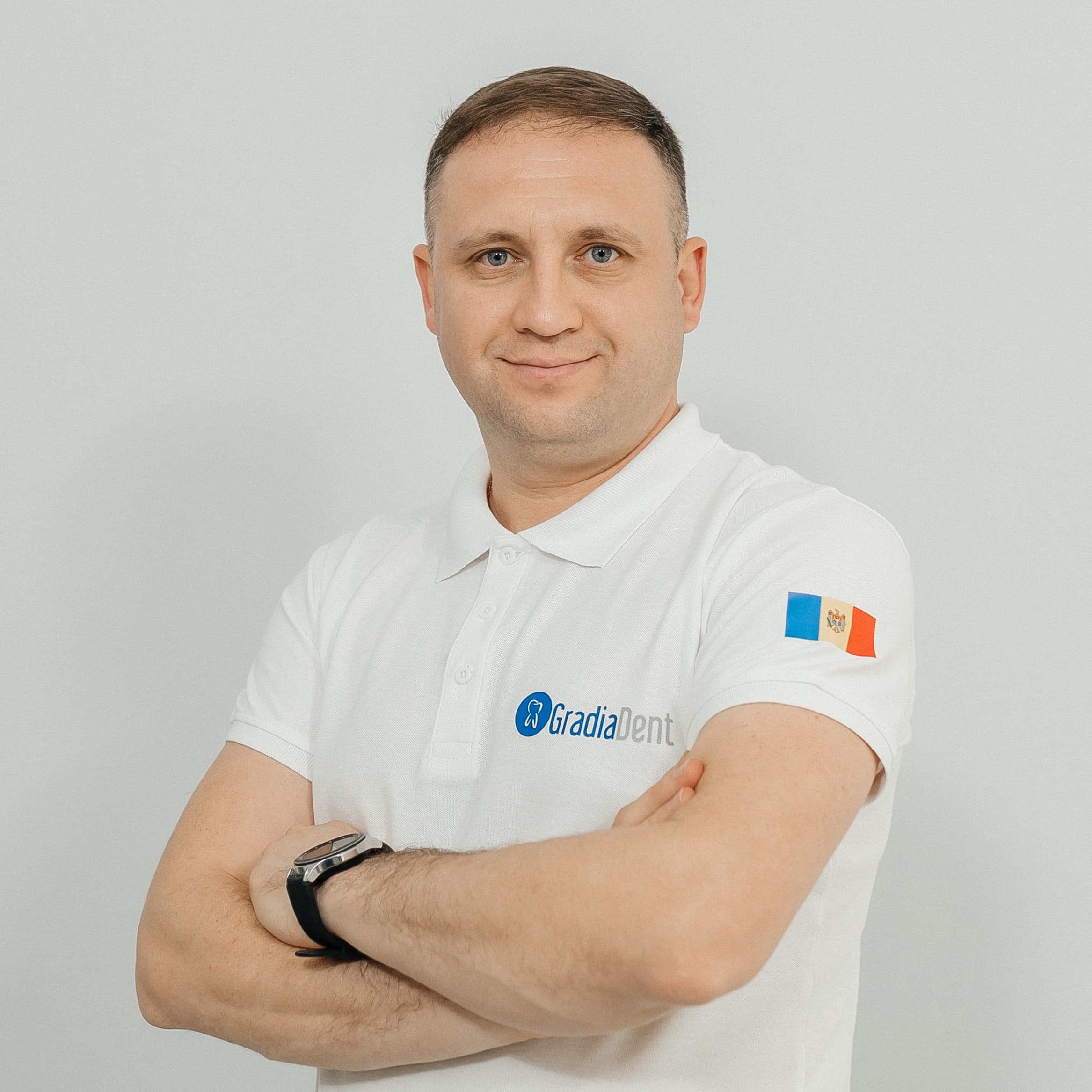 Portret Dr. Rusu Vasile — Medic stomatolog, fondator GradiaDent